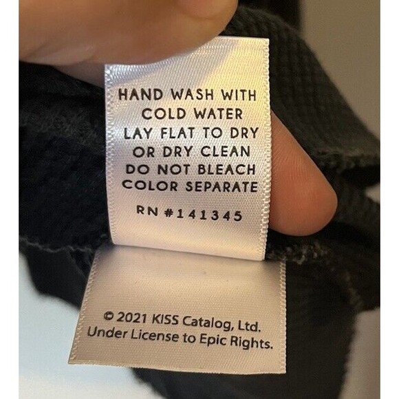 Daydreamer Gray Kiss Dynasty Long Sleeve Cropped Thermal Tee Size XS - Picture 10 of 12